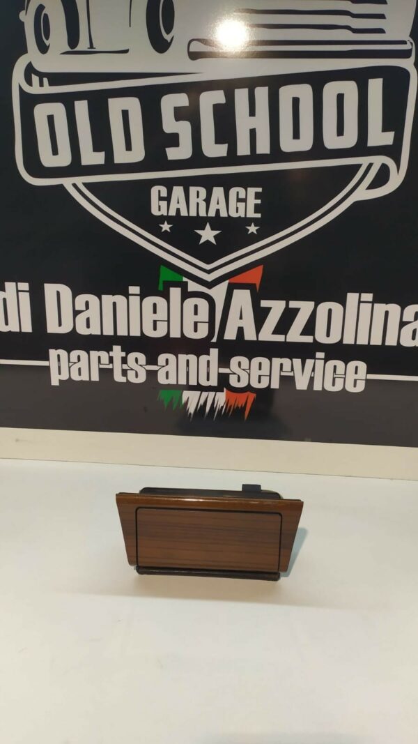 Cassettino Posa Cenere Mercedes-Benz W124 (200 E)