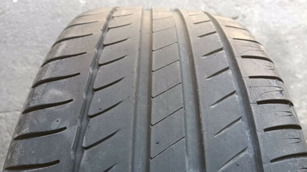 Pneumatico Michelin  245/45/R18