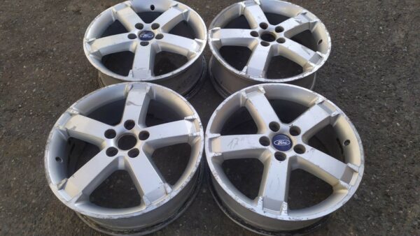 Cerchi In Lega R17 Ford 5X108 Borbet