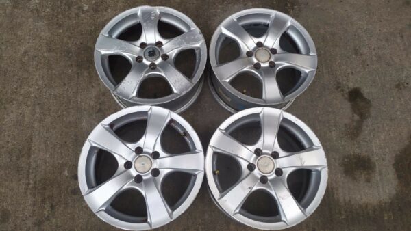 Cerchi In Lega Volkswagen 5 Fori R15