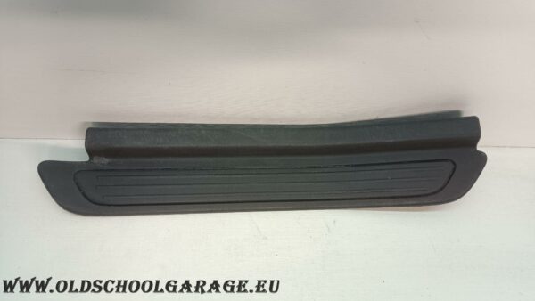BATTITACCO ANTERIORE SINISTRO VOLVO V 40 ANNO 1998