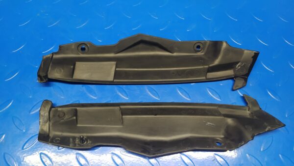 COPPIA DESTRA E SINISTRA RIVESTIMENTO RADIATORE ALFA ROMEO 146