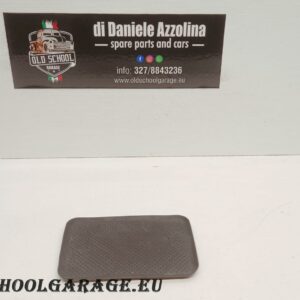 TAPPETINO IN GOMMA PER CONSOLE CENTRALE ALFA ROMEO 147 1.9 JTD ANNO 2002