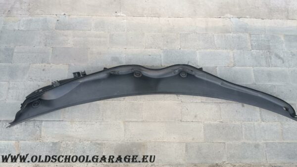 GOCCIOLATOIO SOTTO PARABREZZA MERCEDES W 203 C 220 ANNO 2003